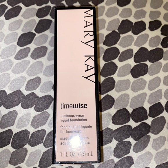 Mary Kay Timewise Luminous Wear Liquid Foundation Bronze 2 NIB